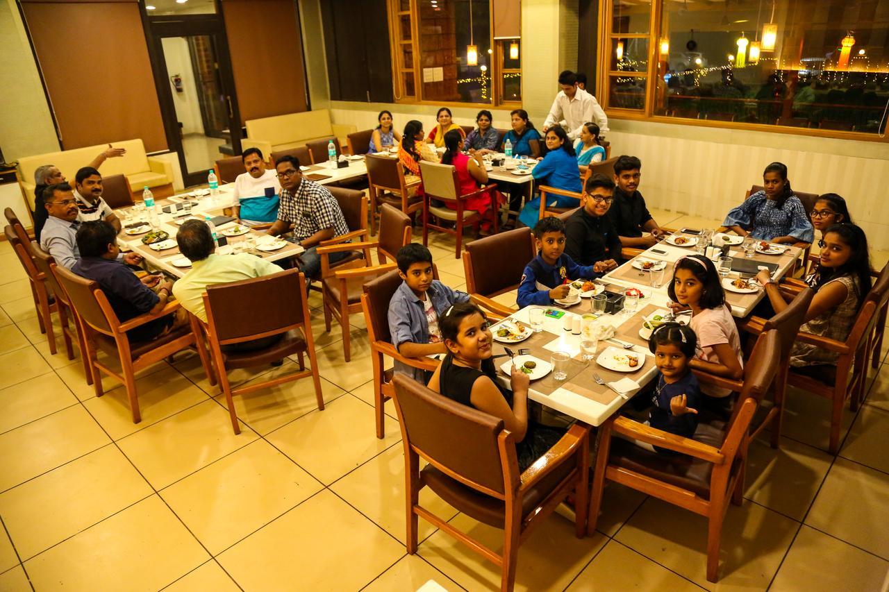 Hotel Saheb Panvel Eksteriør billede