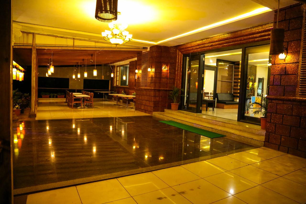 Hotel Saheb Panvel Eksteriør billede