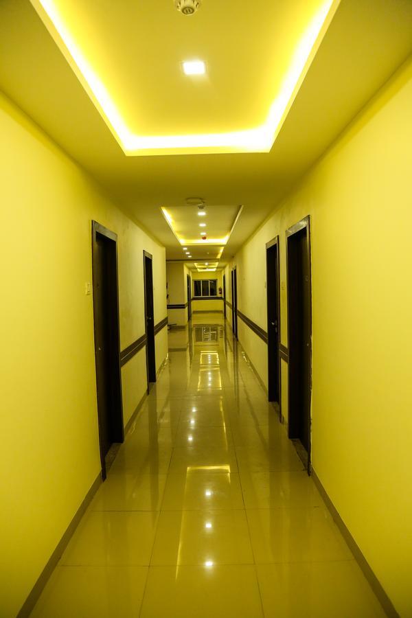 Hotel Saheb Panvel Eksteriør billede